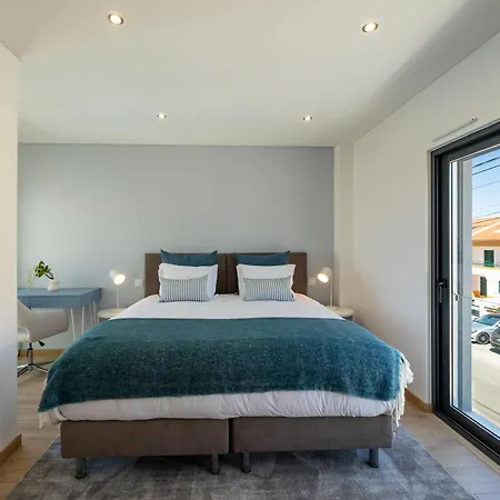 Silver Coast Villa-casa De Luxo Com Piscina E Vista Mar فيلة لورينها